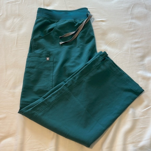 FIGS Women’s Kade Cargo Scrub Pants Size XL/P Hydrogreen - Picture 1 of 8